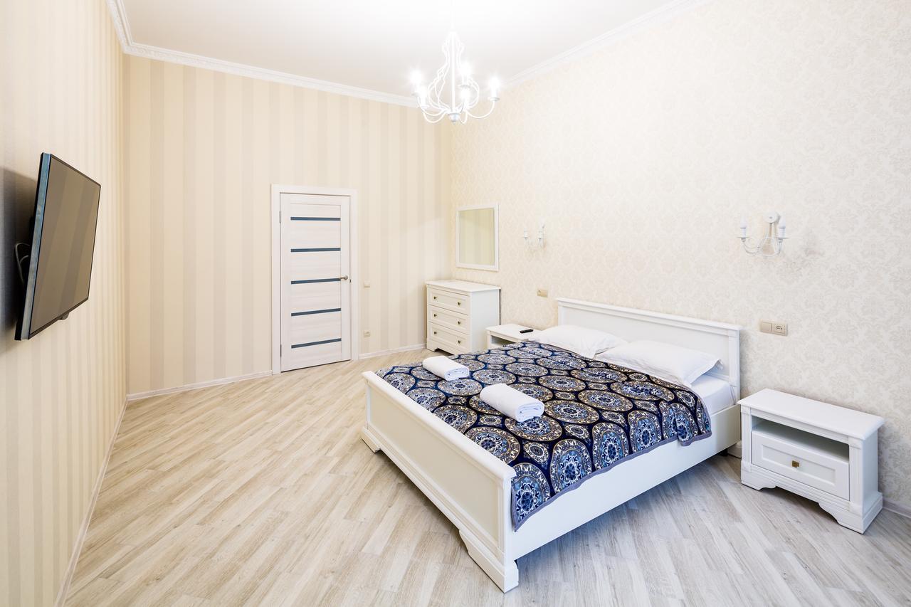 Leogrand Vip Apartments On Udatnogo 4 Lviv Ngoại thất bức ảnh