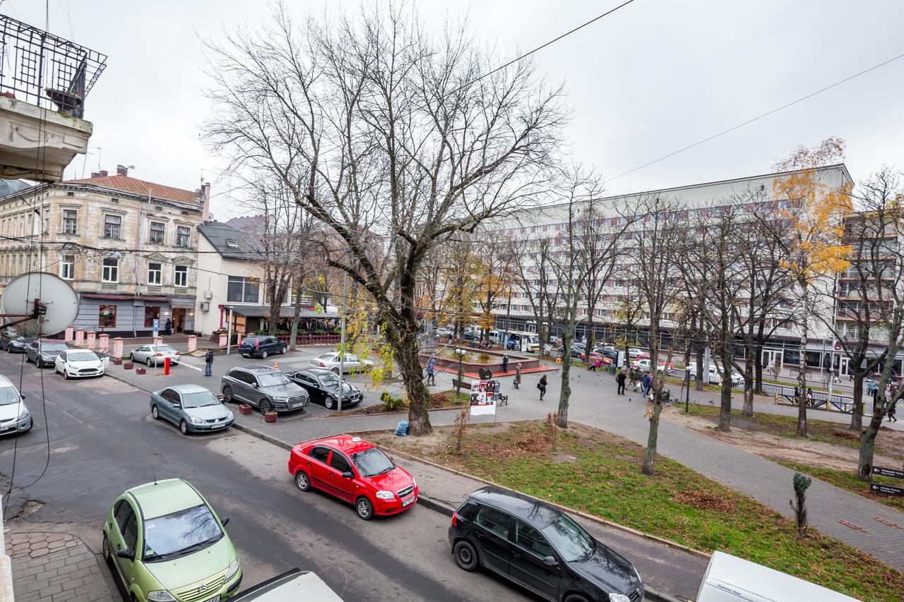 Leogrand Vip Apartments On Udatnogo 4 Lviv Ngoại thất bức ảnh
