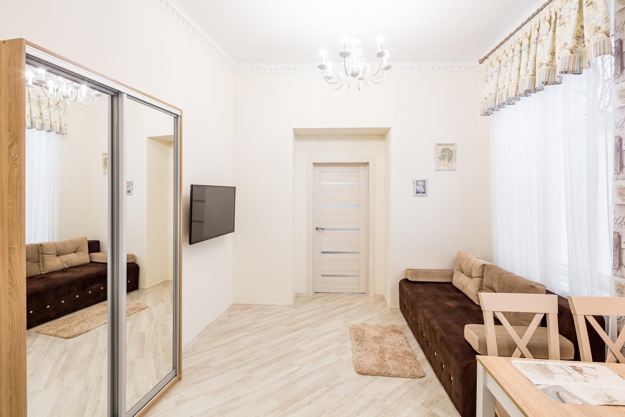 Leogrand Vip Apartments On Udatnogo 4 Lviv Ngoại thất bức ảnh
